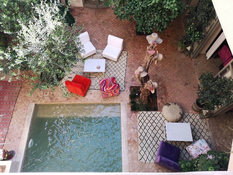 patio à Marrakech avec fontaine architecture XVIIIe siècle